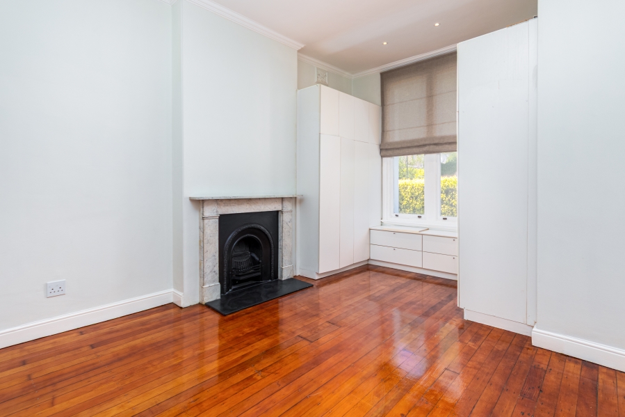 To Let 3 Bedroom Property for Rent in Green Point Western Cape